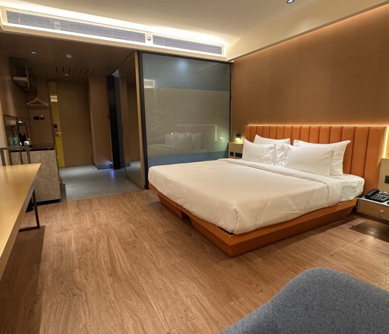Crescent Club King
